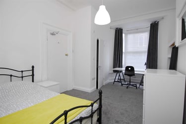 7 bed house, Headland Park, Greenbank, Plymouth, PL48HT - Image 5